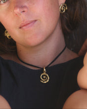 Load image into Gallery viewer, Malin Pendant :: Bronze