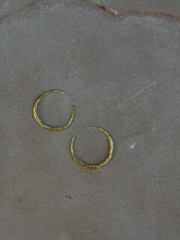 Load image into Gallery viewer, Circe Hoops :: Bronze