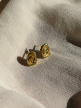 Load image into Gallery viewer, Ona Studs :: Bronze