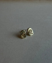 Load image into Gallery viewer, Ona Studs :: Bronze