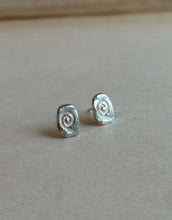 Load image into Gallery viewer, Ona Studs :: Silver