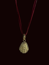 Load image into Gallery viewer, Ran Pendant :: Bronze