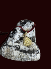 Load image into Gallery viewer, Ran Pendant :: Bronze