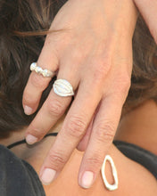 Load image into Gallery viewer, Unn Ring