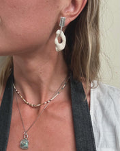 Load image into Gallery viewer, Balandra Coral Earring
