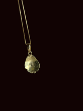 Load image into Gallery viewer, Ran Pendant :: Bronze
