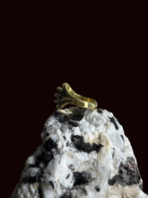 Load image into Gallery viewer, Unn Ring
