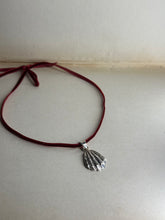 Load image into Gallery viewer, Ran Pendant :: Silver
